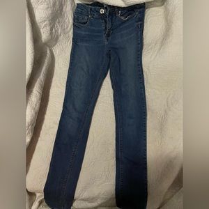 Size 1 Bullhead skinny jeans